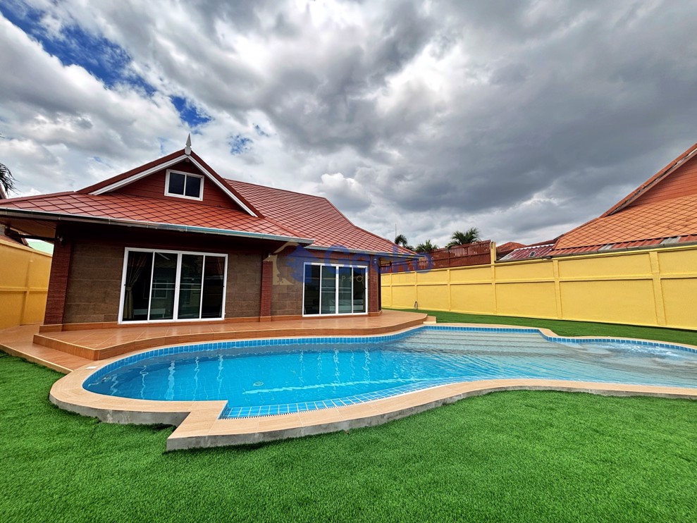 5 ห้องนอน บ้าน in The Ville Jomtien  จอมเทียน H013002 (Cover Photo)