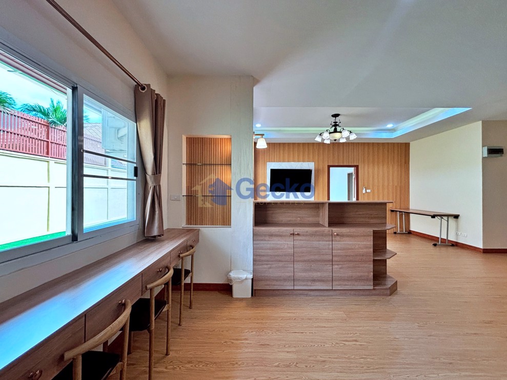 5 ห้องนอน บ้าน in The Ville Jomtien  จอมเทียน H013002 (Photo 4)