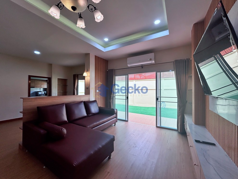 5 ห้องนอน บ้าน in The Ville Jomtien  จอมเทียน H013002 (Photo 3)
