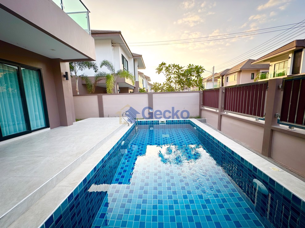 4 Bedrooms House in The Lake Huay Yai  Huay Yai H013003 (Photo 2)