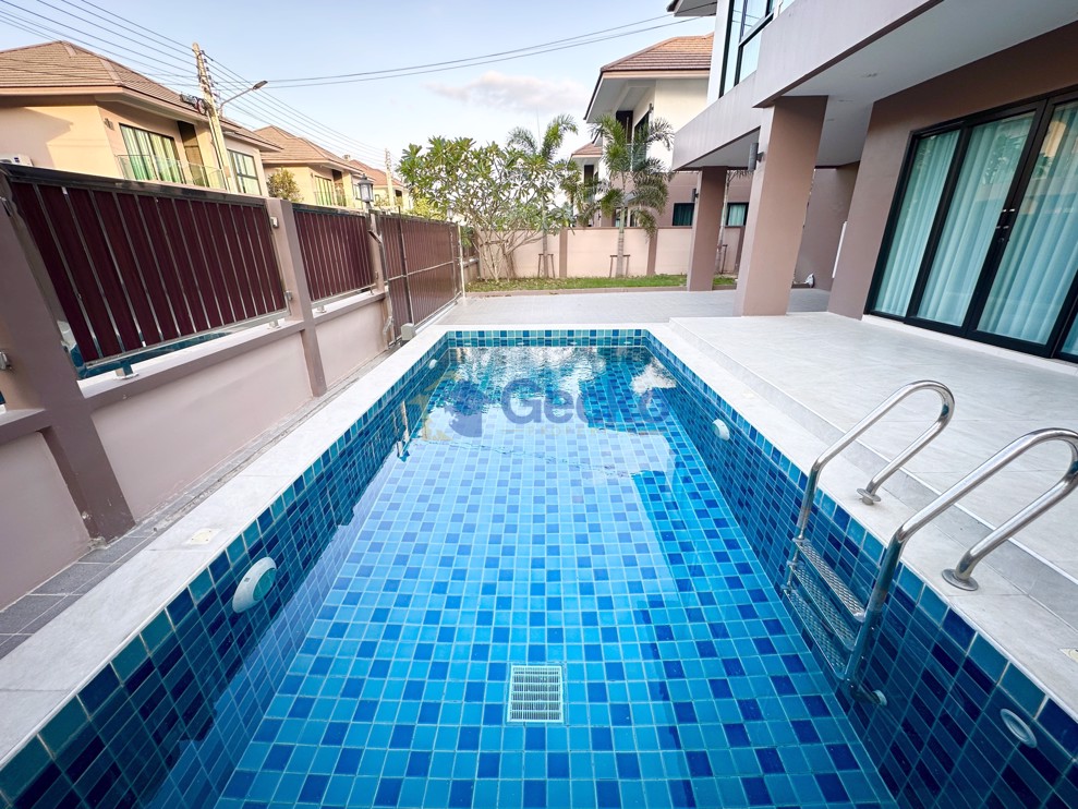 4 Bedrooms House in The Lake Huay Yai  Huay Yai H013003 (Photo 3)