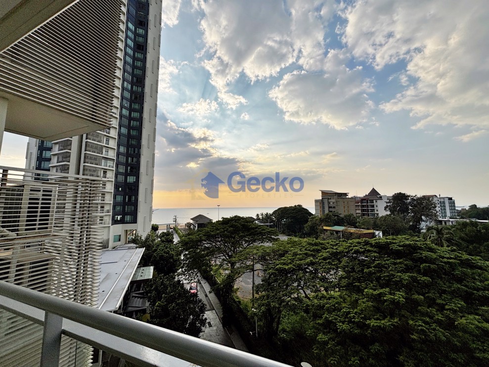 2 Bedrooms Condo in Reflection Jomtien C013007 (Photo 1)