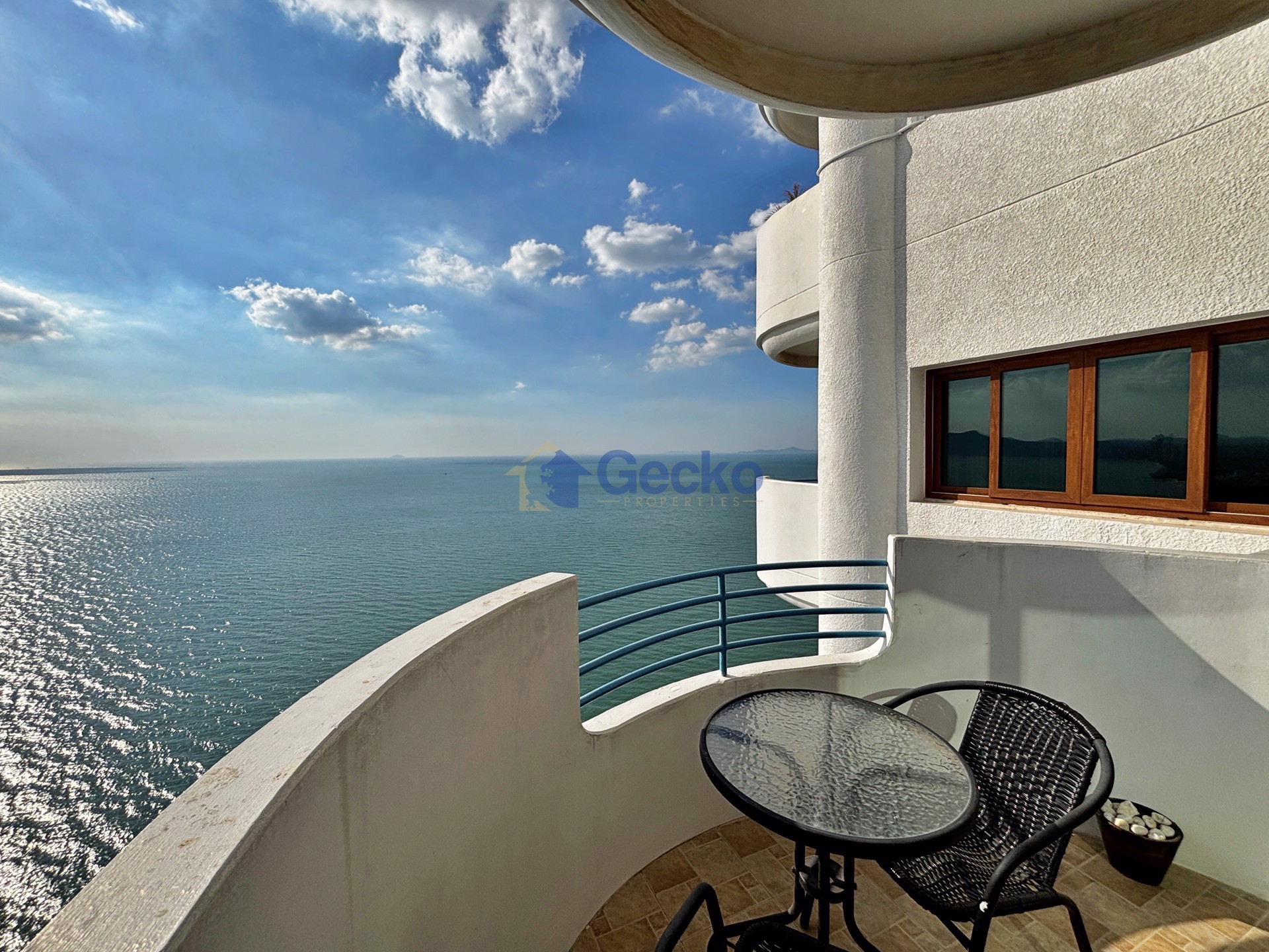 2 Bedrooms Condo in VIP Condochain  Na Jomtien C013021