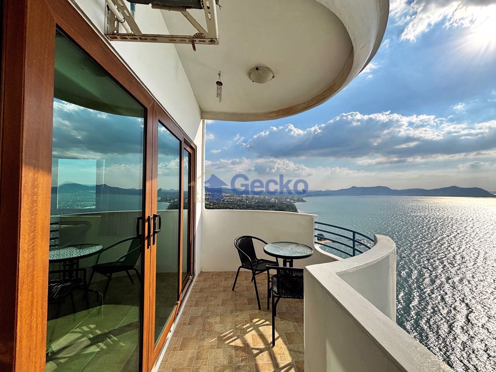 2 Bedrooms Condo in VIP Condochain  Na Jomtien C013021 (Photo 3)