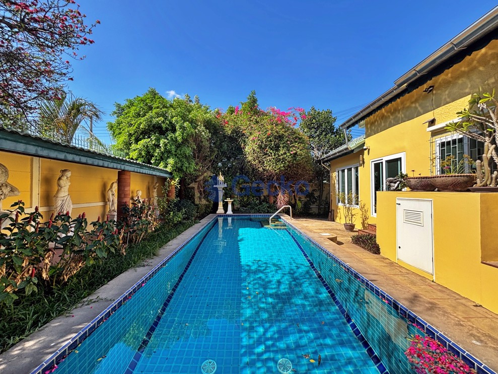 4 Bedrooms House in Paradise Hill 2  East Pattaya H013029 (Photo 3)