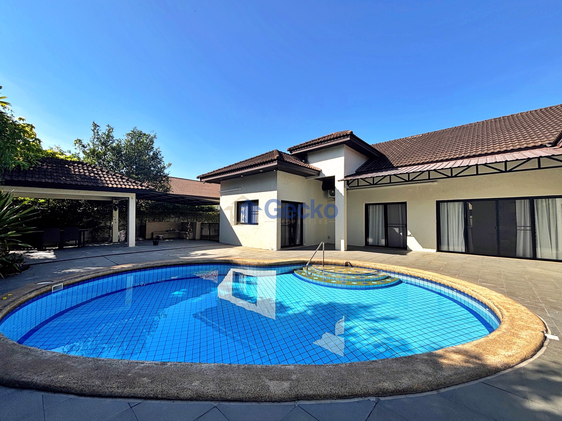 4 Bedrooms House in Laurel Park  East Pattaya H013034