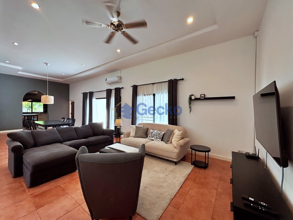 4 Bedrooms House in Laurel Park  East Pattaya H013034 (Photo 4)