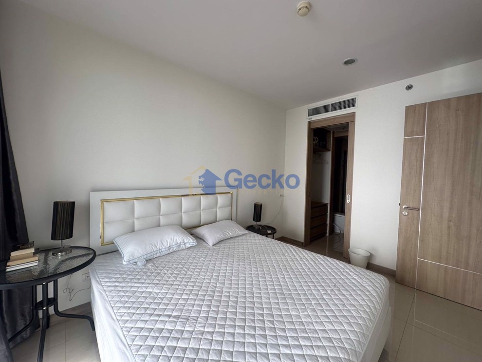 1 Bedroom Condo in The Riviera Wong Amat Beach Wongamat C013036 (Photo 2)