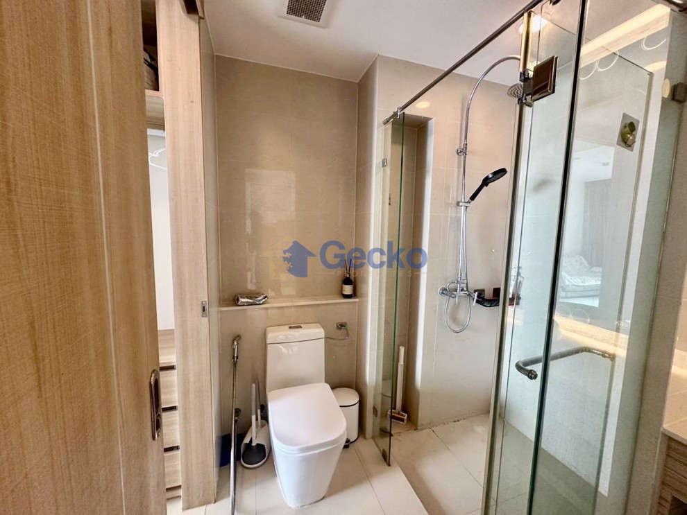 1 Bedroom Condo in The Riviera Wong Amat Beach Wongamat C013036 (Photo 3)
