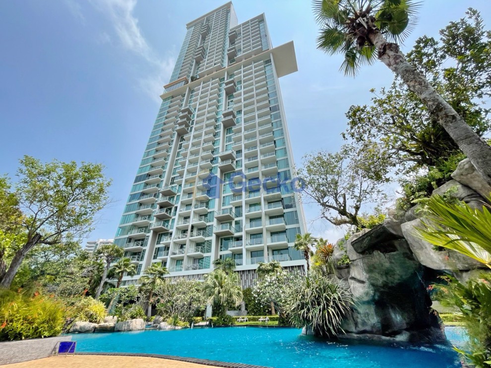 1 Bedroom Condo in The Riviera Wong Amat Beach Wongamat C013036 (Photo 1)