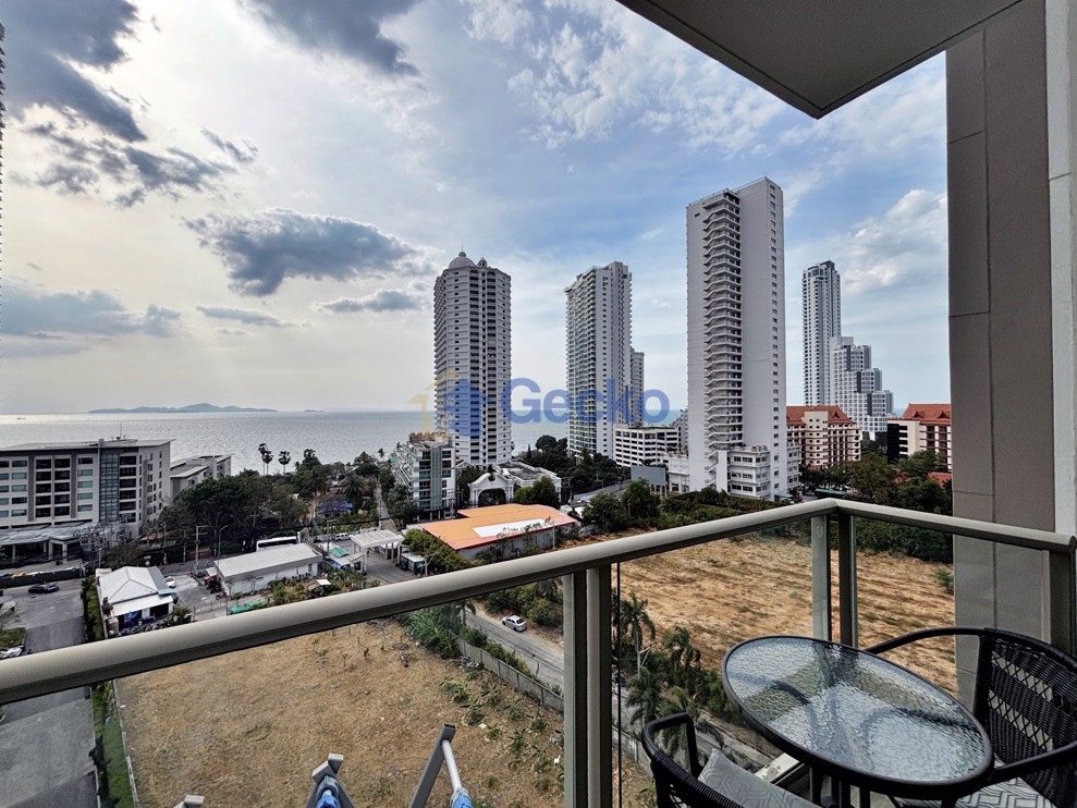 1 Bedroom Condo in The Riviera Wong Amat Beach Wongamat C013043 (Photo 1)