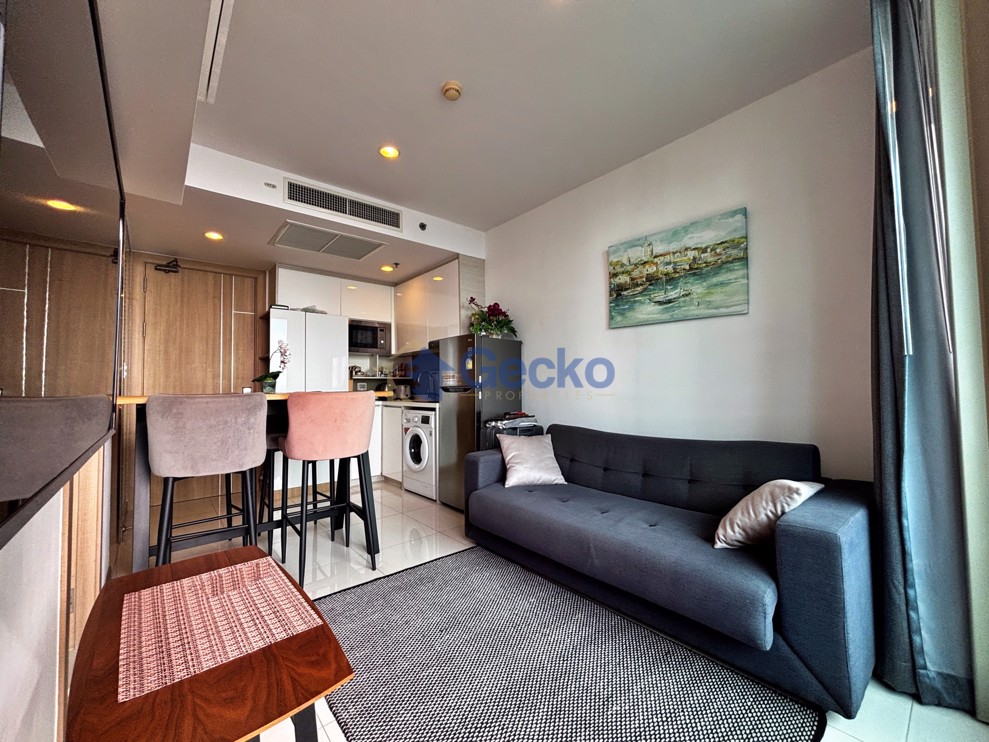 1 Bedroom Condo in The Riviera Wong Amat Beach Wongamat C013043 (Photo 2)