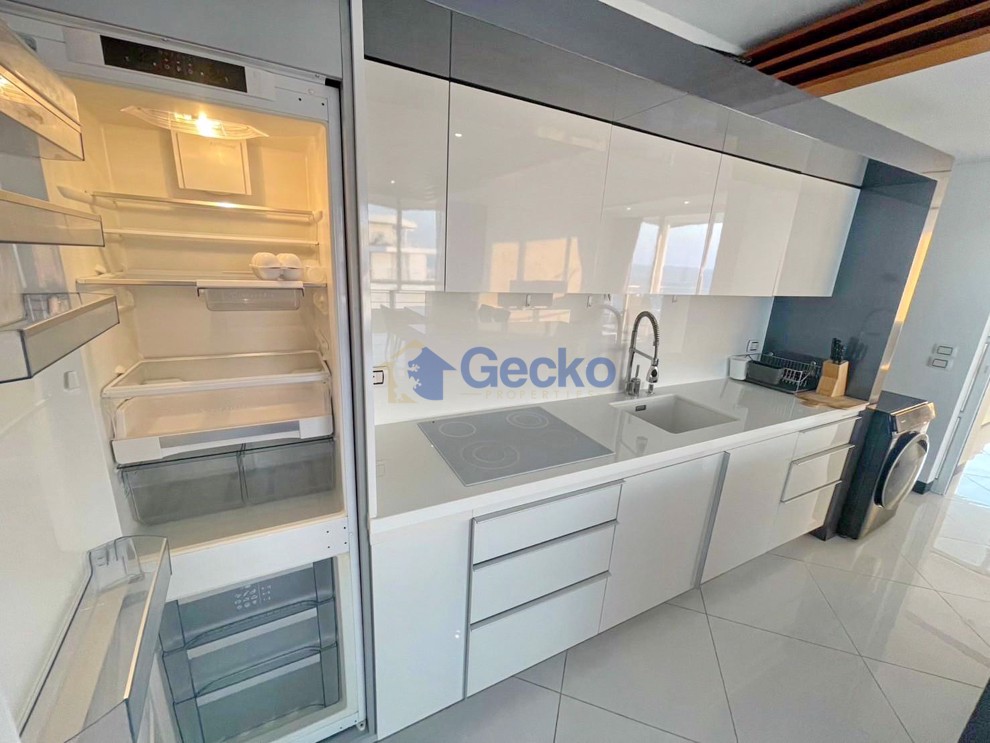 2 Bedrooms Condo in Pure Sunset Beach Na Jomtien C013045 (Photo 3)