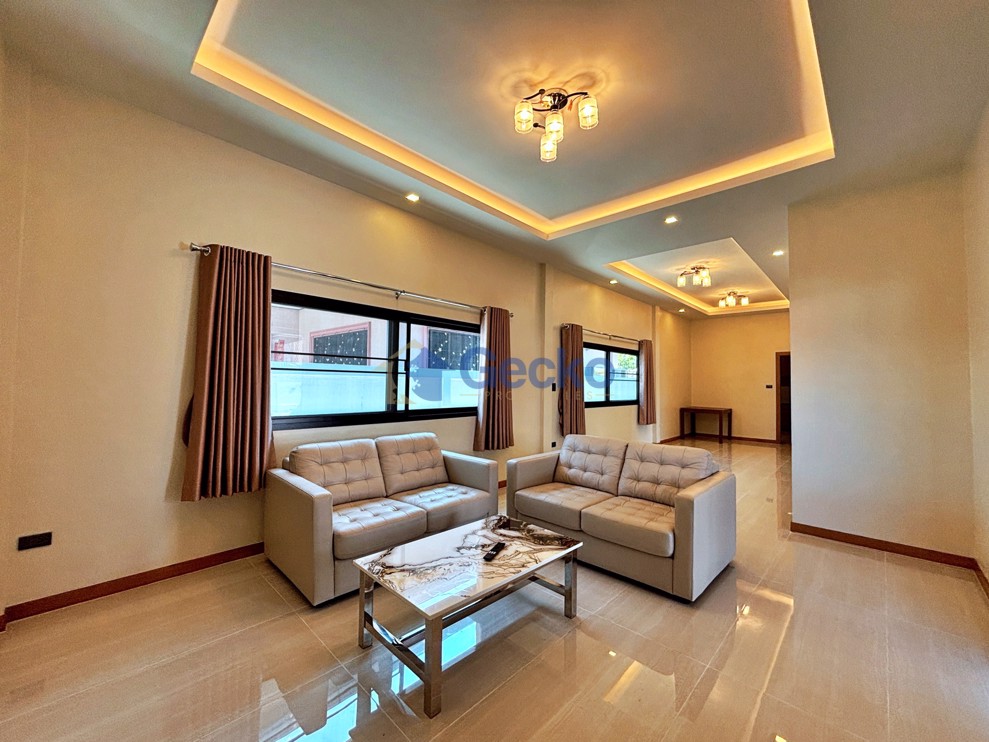 2 Bedrooms House  East Pattaya H013047 (Photo 2)