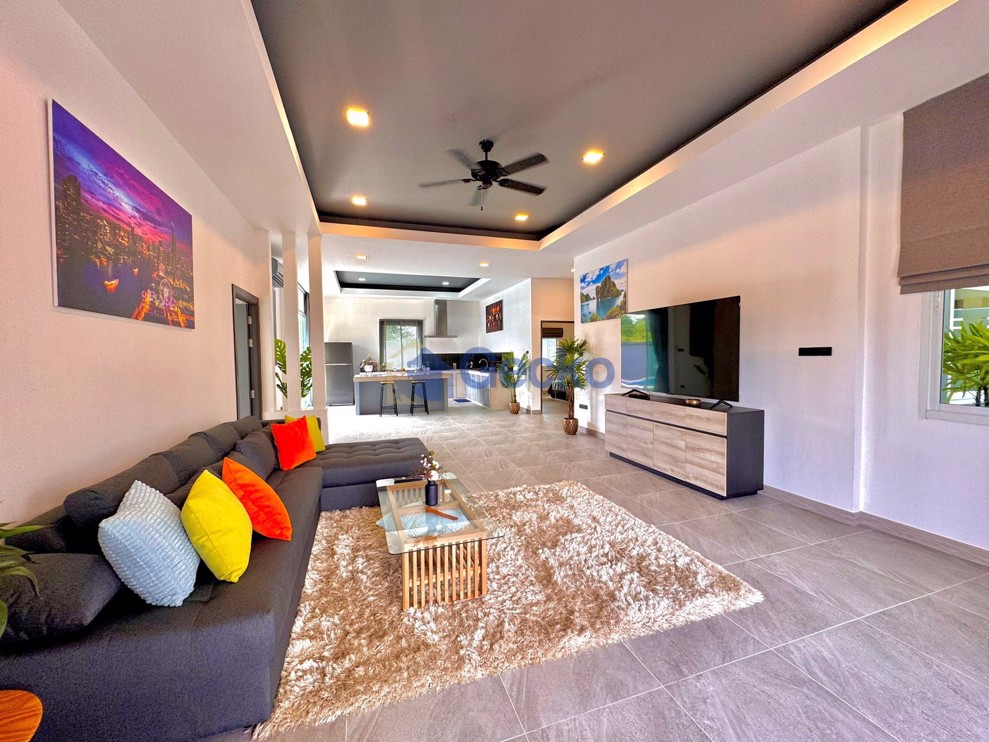 3 Bedrooms House in Piam Mongkhon Village   Huay Yai H013050 (Photo 3)