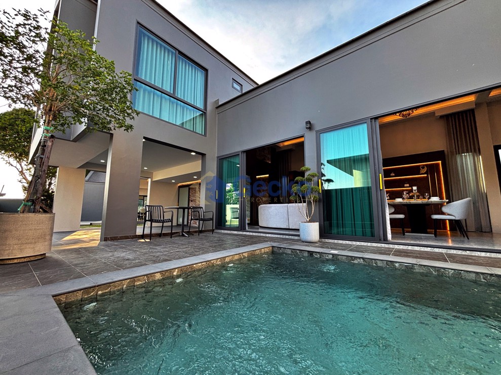 4 Bedrooms House in The Hamlet Pattaya  East Pattaya H012275 (Cover Photo)