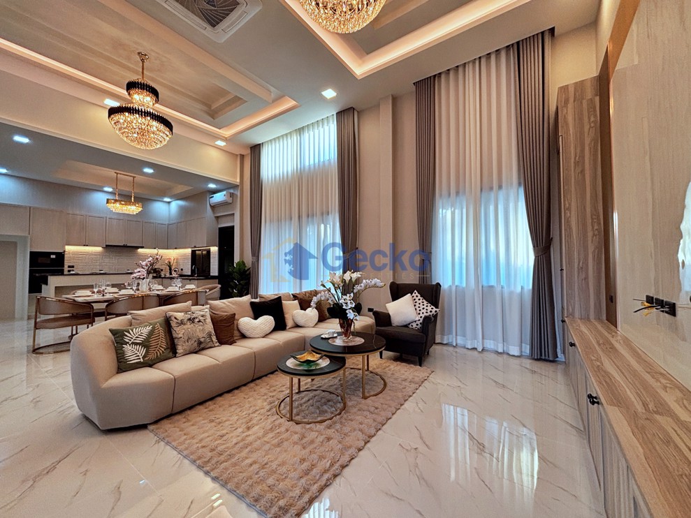 4 Bedrooms House  East Pattaya H013054 (Photo 4)