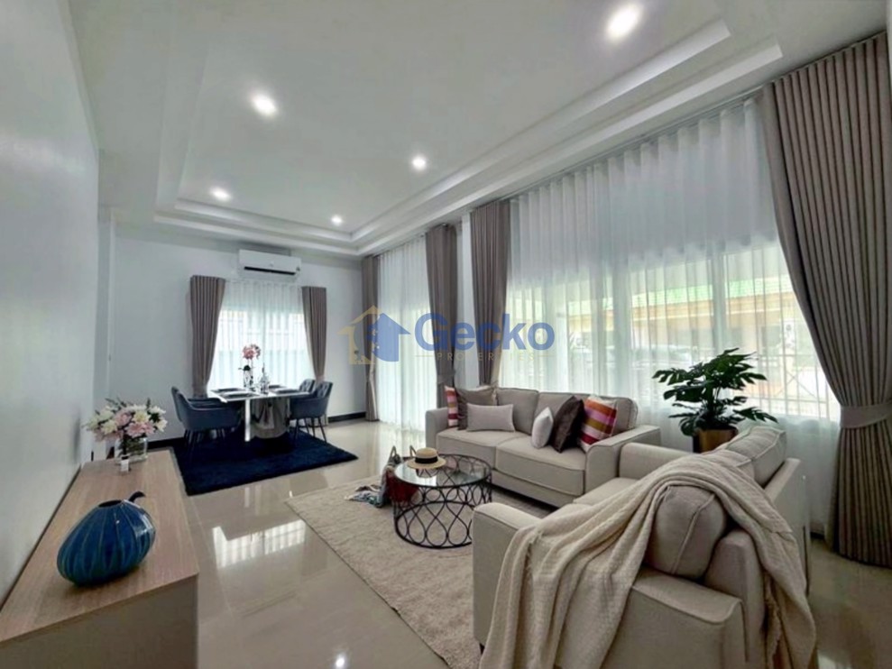 3 Bedrooms House in Ponthep 5  East Pattaya H013055 (Photo 1)