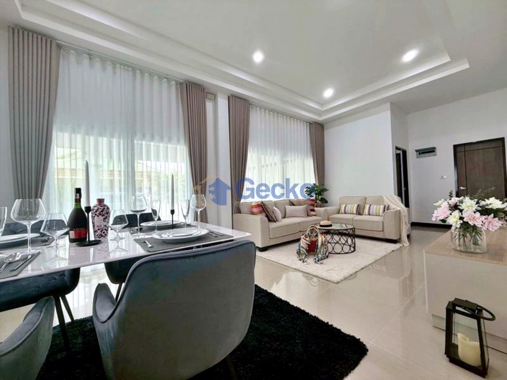 3 Bedrooms House in Ponthep 5  East Pattaya H013055 (Photo 3)