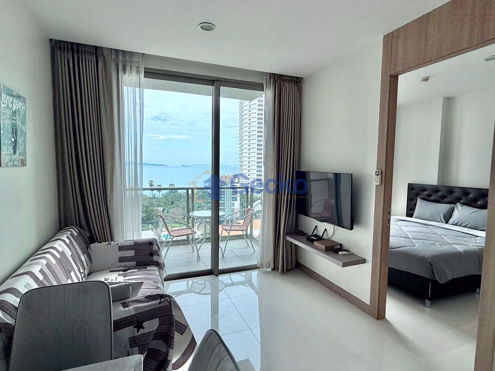 1 Bedroom Condo in The Riviera Wong Amat Beach Wongamat C013059 (Photo 1)
