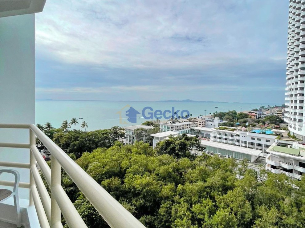 Studio Condo in View Talay 8 Jomtien C013068 (Photo 1)