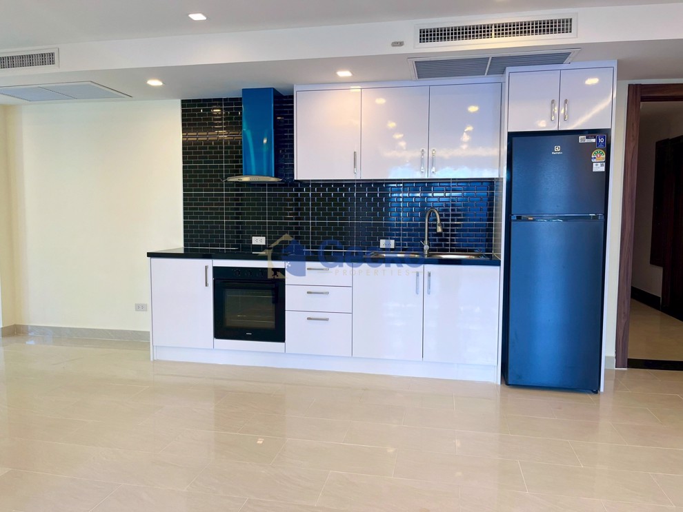 3 Bedrooms Condo in Grand Avenue Central Pattaya C013071 (Photo 2)