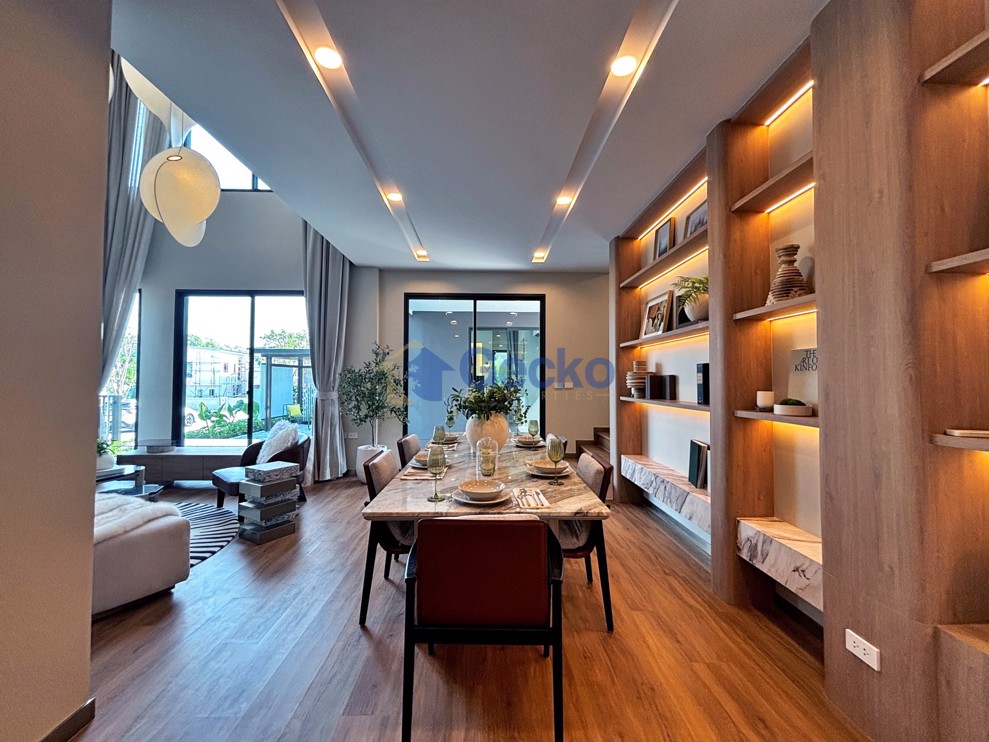4 ห้องนอน บ้าน in Pyche Pattaya  พัทยาตะวันออก H012904 (Photo 4)