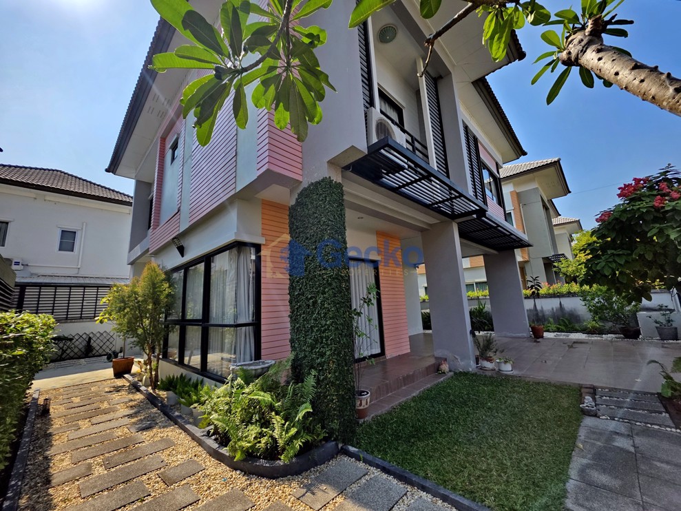 3 Bedrooms House in Patta Village  East Pattaya H013075 (Photo 2)