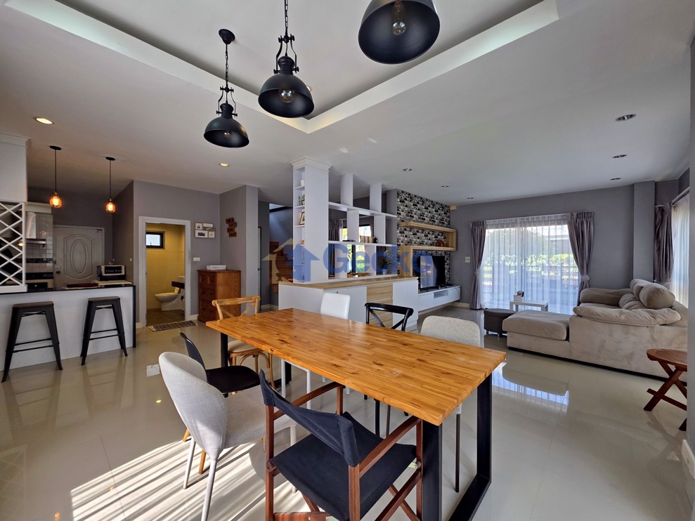 3 Bedrooms House in Patta Village  East Pattaya H013075 (Photo 3)