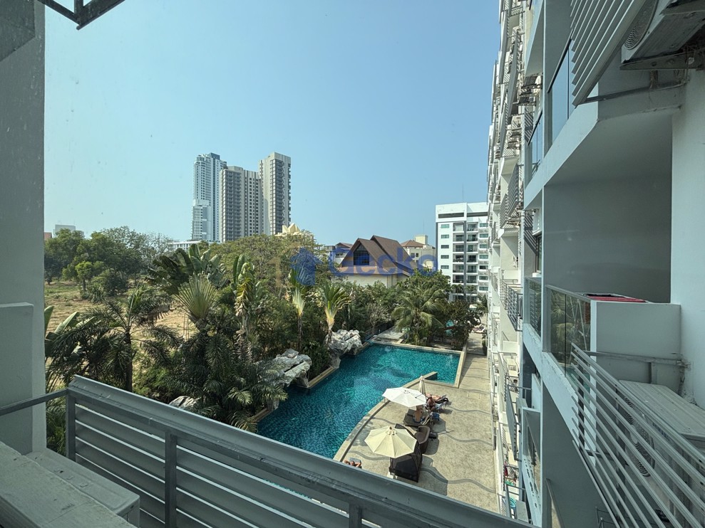 1 Bedroom Condo in Club Royal Wongamat C013076 (Photo 4)