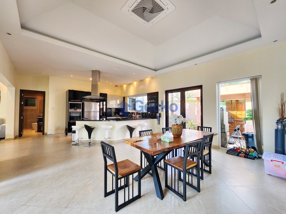 3 Bedrooms House in Sedona Villas  East Pattaya H001492 (Photo 4)
