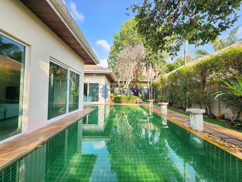 3 Bedrooms House in Sedona Villas  East Pattaya H001492 (Photo 1)