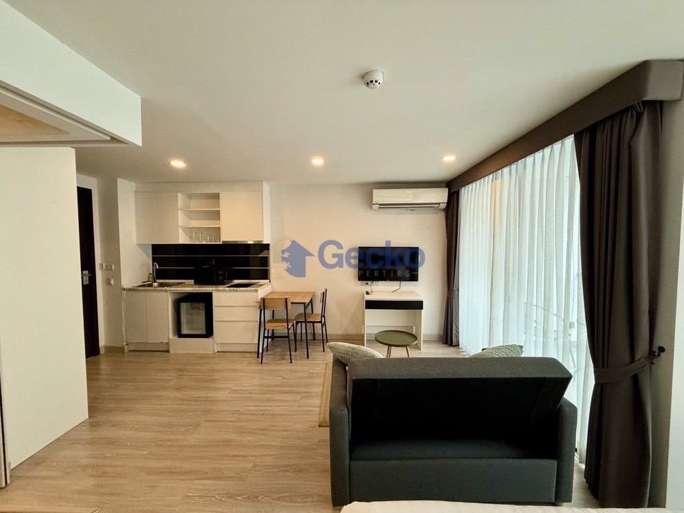 Studio Condo in The Rizin Hotel & Residences South Pattaya C013086 (Photo 3)