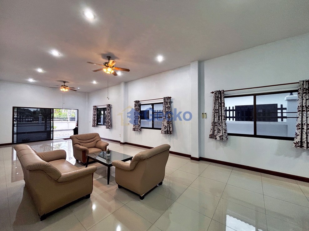 3 ห้องนอน บ้าน  จอมเทียน H013089 (Photo 1)