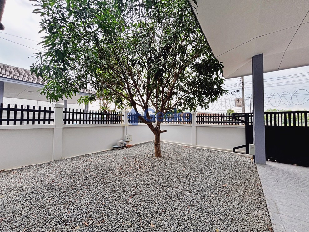3 Bedrooms House  Jomtien H013090 (Cover Photo)