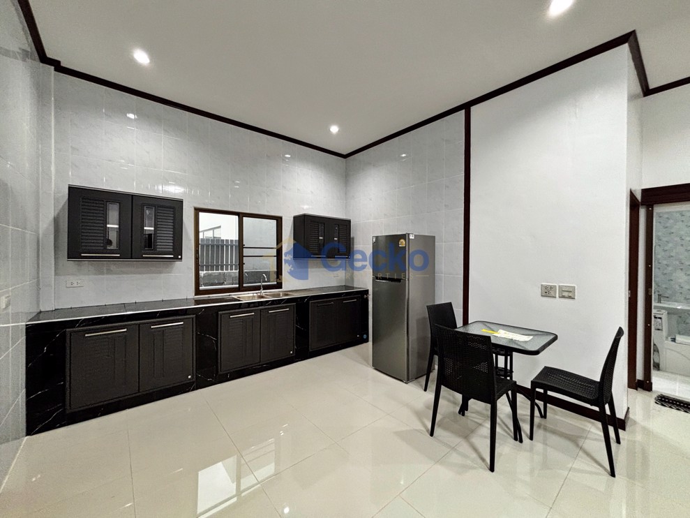 2 ห้องนอน บ้าน  จอมเทียน H013091 (Photo 3)