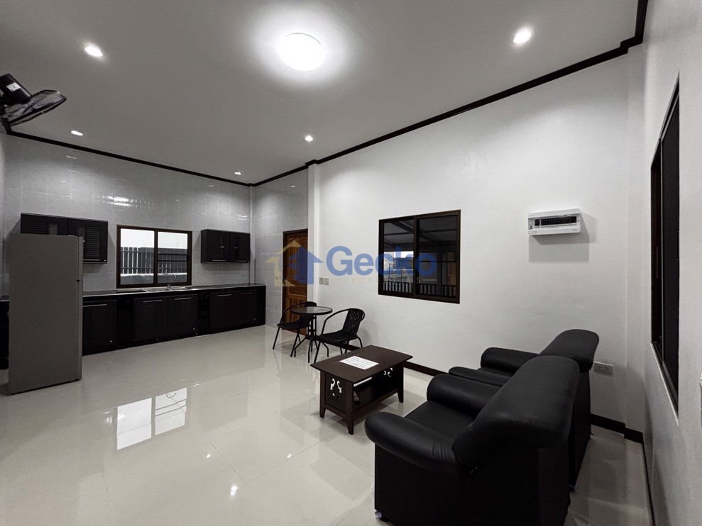 2 Bedrooms House  Jomtien H013092 (Photo 2)