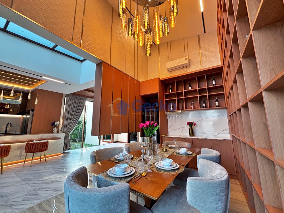 5 ห้องนอน บ้าน in Atmos Prime Villa  พัทยาตะวันออก H011531 (Photo 4)