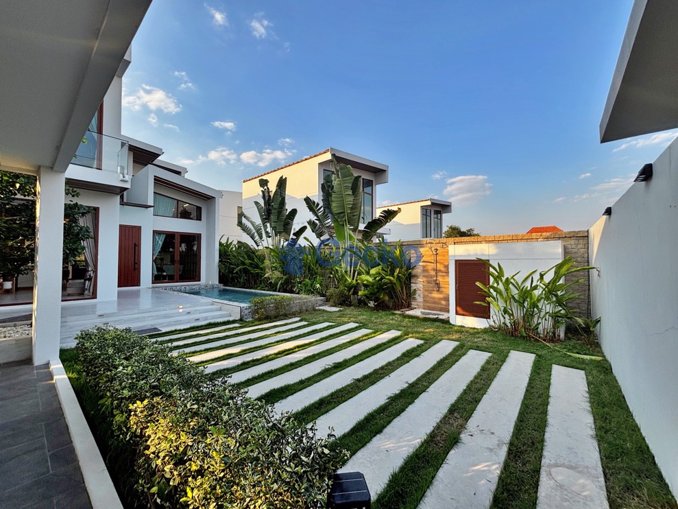 5 ห้องนอน บ้าน in Atmos Prime Villa  พัทยาตะวันออก H011531 (Photo 1)