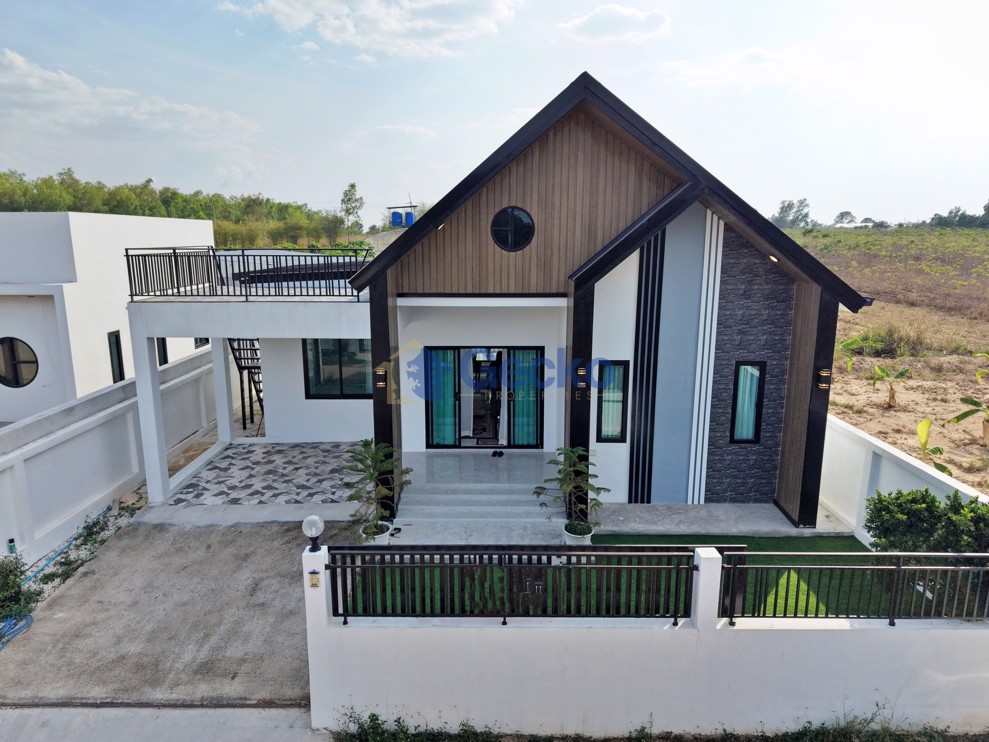 3 ห้องนอน บ้าน in Pornprapar  พัทยาตะวันออก H013101 (Cover Photo)