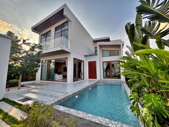 5 Bedrooms House in Atmos Prime Villa  East Pattaya H013105