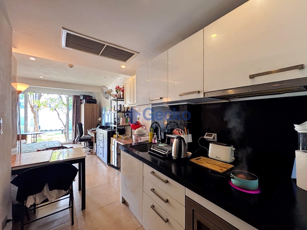 Studio Condo in Centara Avenue Residence and Suites Central Pattaya C013106 (Photo 3)
