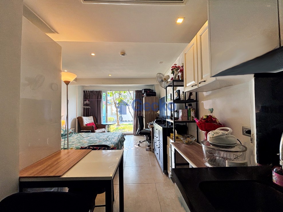 Studio Condo in Centara Avenue Residence and Suites Central Pattaya C013106 (Photo 4)