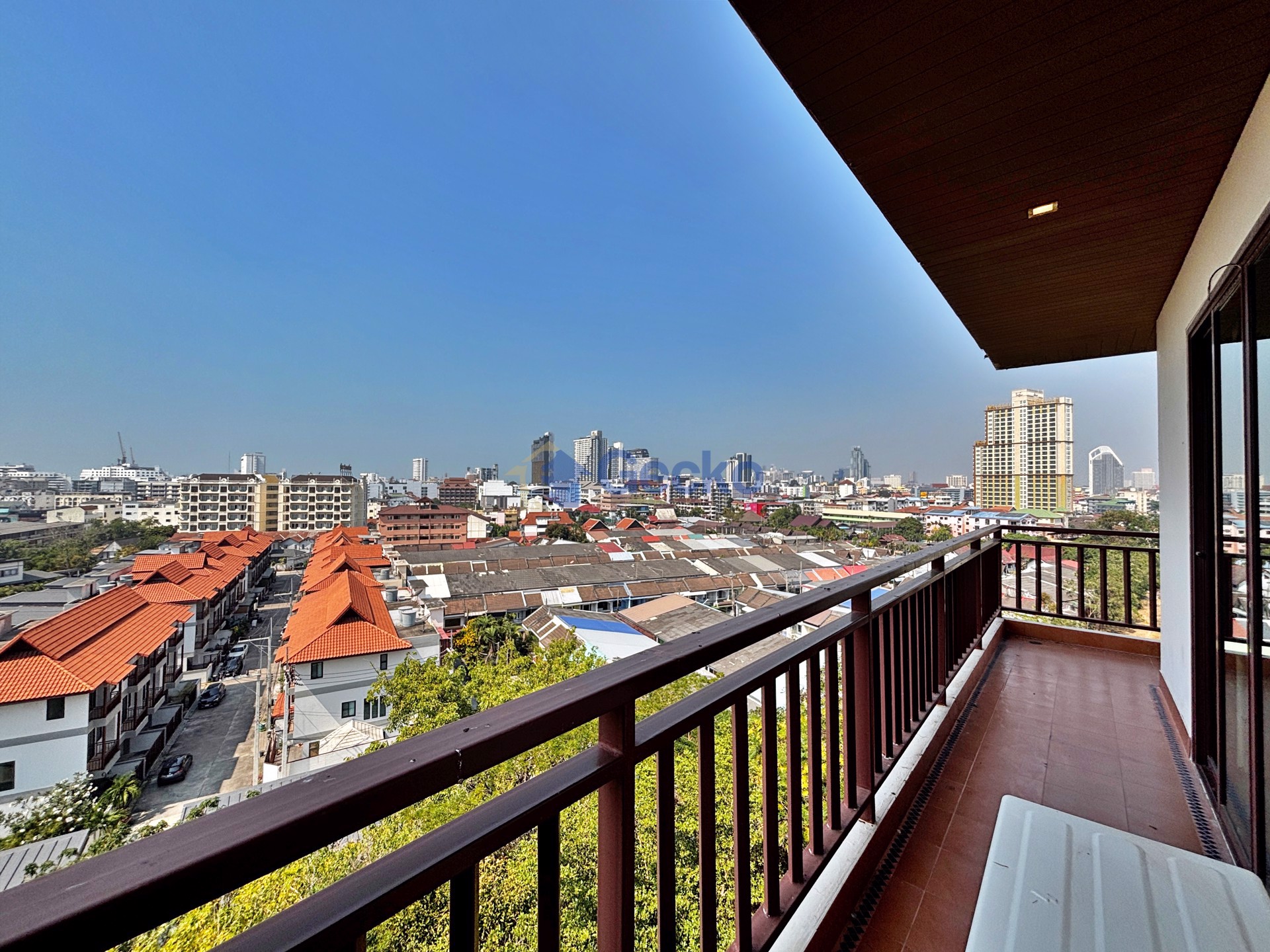 2 Bedrooms Condo in Pattaya City Resort South Pattaya C013112