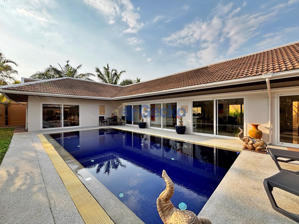 3 ห้องนอน บ้าน in Sedona Villas  พัทยาตะวันออก H013114 (Cover Photo)