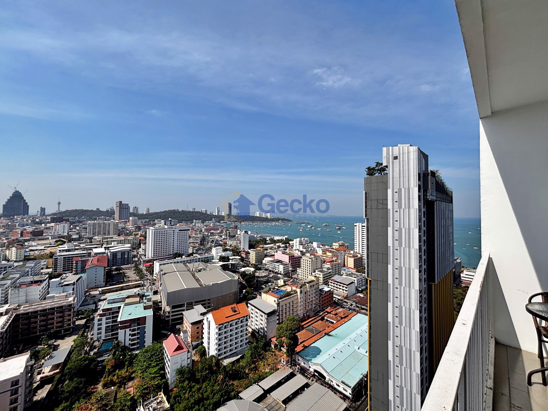 1 Bedroom Condo in The Base Central Pattaya C013124
