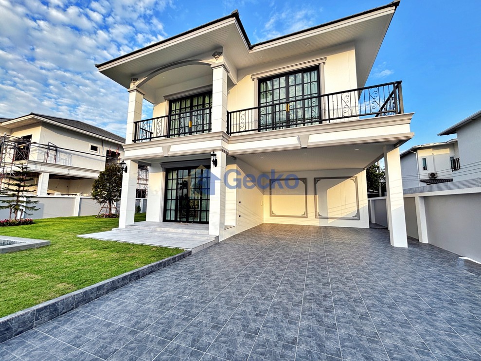 4 Bedrooms House  East Pattaya H013141 (Photo 2)