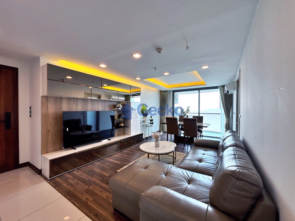 2 Bedrooms Condo in The Peak Towers Pratumnak C013152 (Photo 3)
