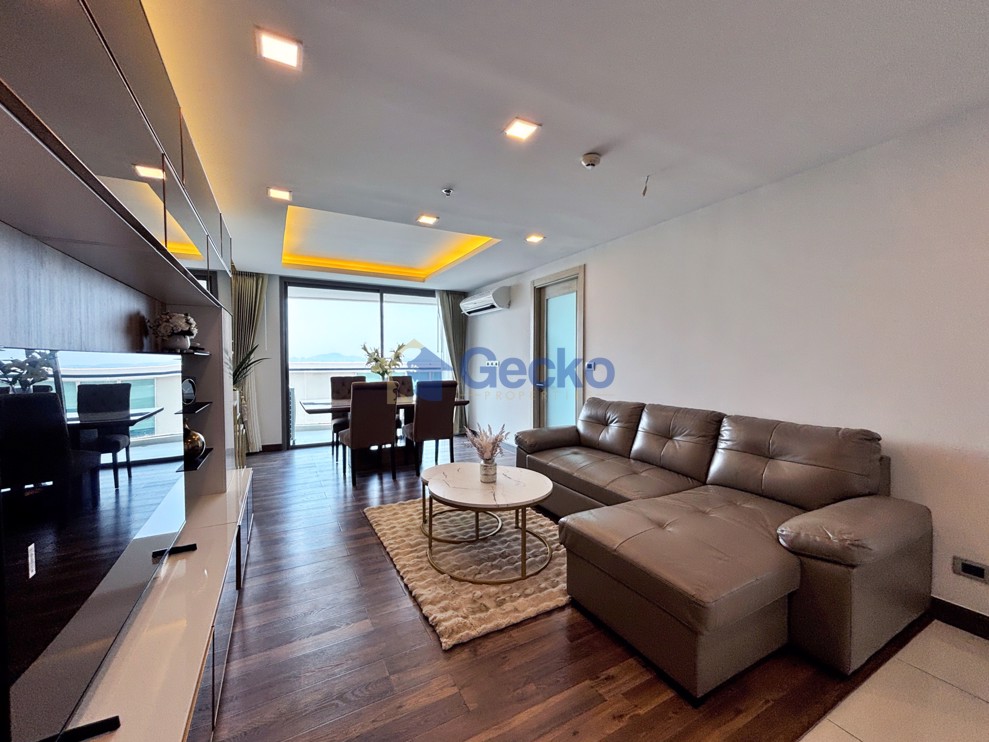 2 Bedrooms Condo in The Peak Towers Pratumnak C013152 (Photo 4)