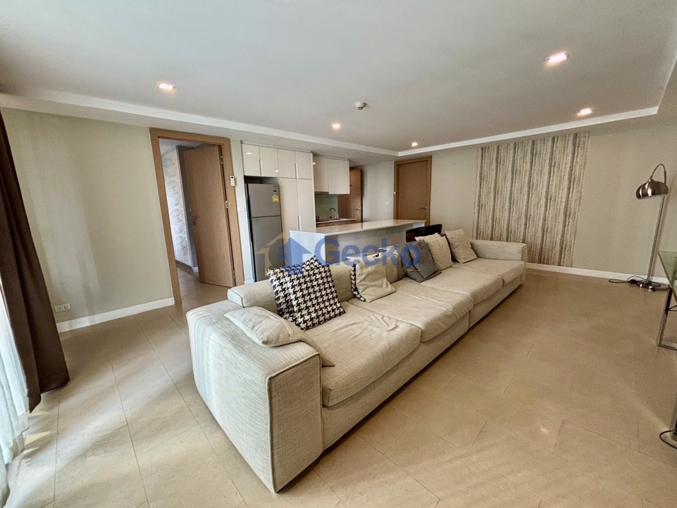 2 Bedrooms Condo in Aurora Pratumnak C013153 (Photo 1)